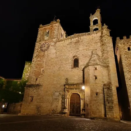 Apartament Mirador Medieval Caces